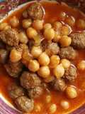 อาหารตุรกีแกงถั่วลูกไก่กับเนื้อปั้น Misket köfteli hohut yemeği