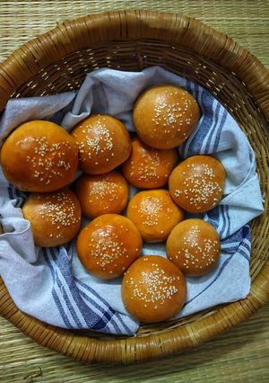 A picture of Dinner Rolls.