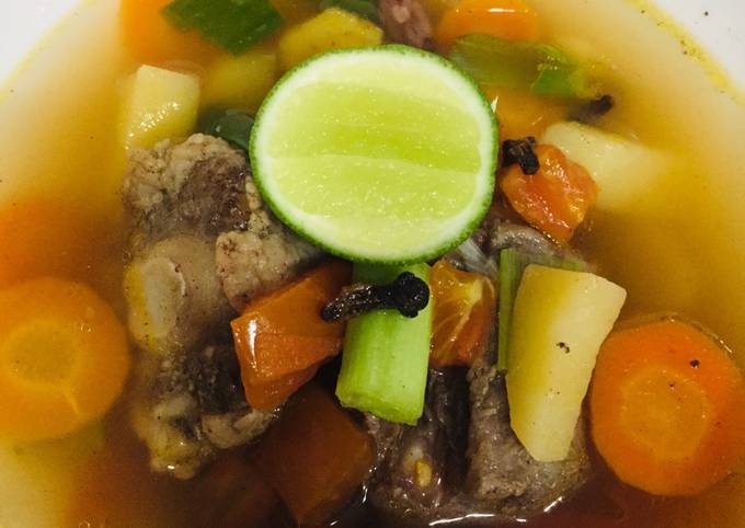 Resep Sop Buntut Untuk Mama yang Lezat