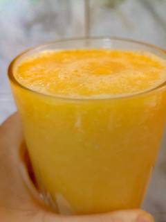 Una foto de Batido de papaya, leche y vainilla
