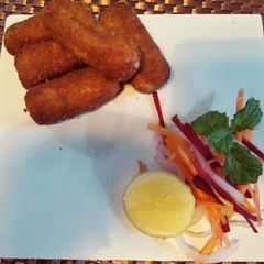 A picture of Fish sticks (a non veg starter).