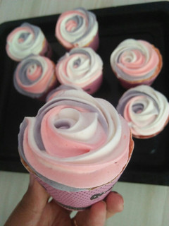 Foto resep Strawberry Chiffon Cupcake