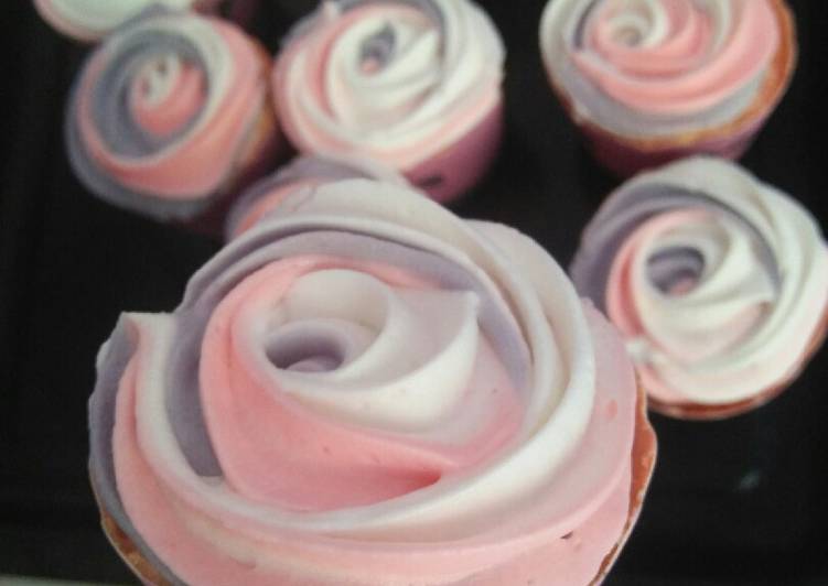 Strawberry Chiffon Cupcake