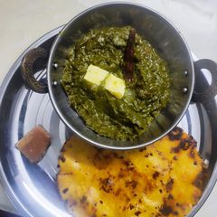 A picture of मक्के की रोटी और सरसों का साग.