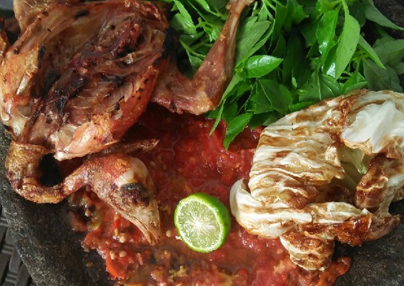 Resep Ayam kampung bakar dan sambal tomat sederhana Anti Gagal