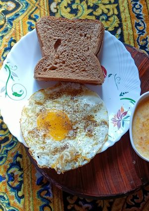 ডিমের পোচ (Dimer poach recipe in Bengali) রেসিপির প্রধান ছবি