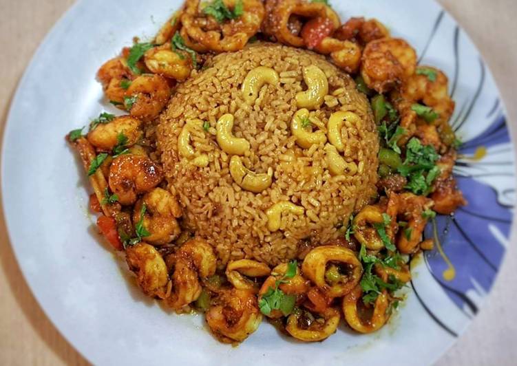 سي فود (ثمار البحر) مع أرز صيادية 🦐