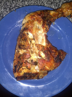 Una foto de Pollo al horno sabroso y sencillo!