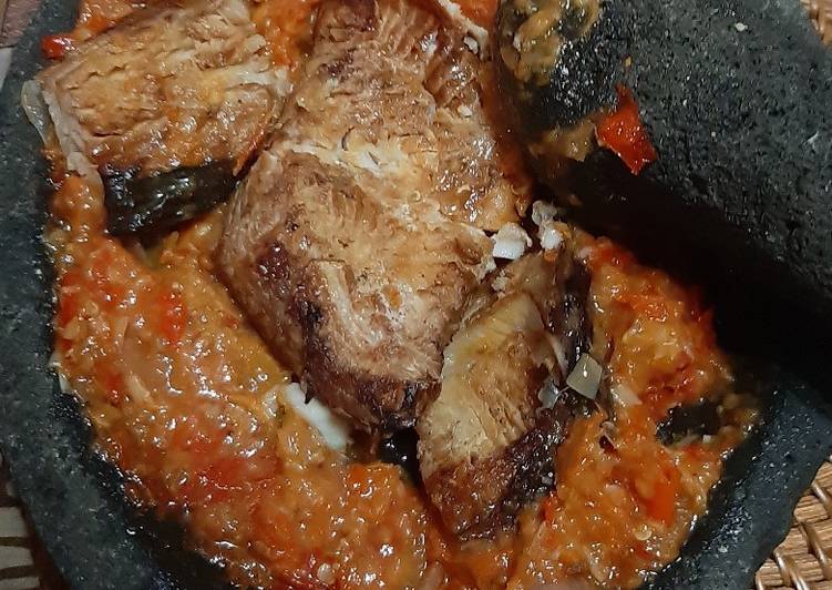 SAMBAL PENYET PANGGANG MANYUNG/PE (PARI/MANYUNG ASAP)ππ³πππ