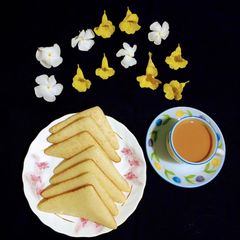 A picture of Mini Vanilla Cake.