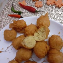 A picture of Laddu peethi fried.