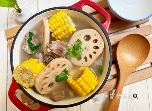 蓮藕玉米排骨湯 的食譜成品照片