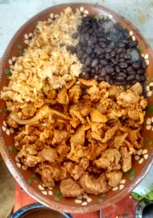 Una foto de Bistec con longaniza enchilada