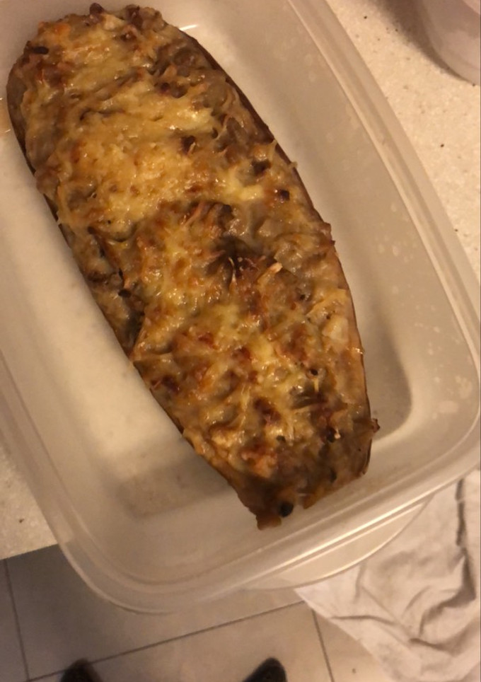 Una foto de Berenjenas rellenas con manzana y frambuesas