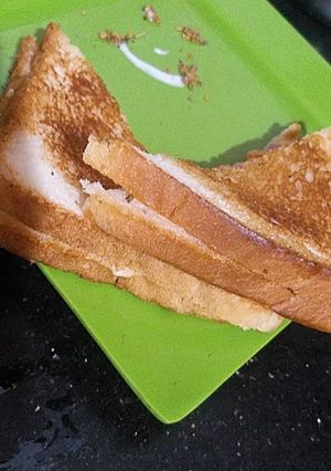 A picture of Grilled sandwiches.