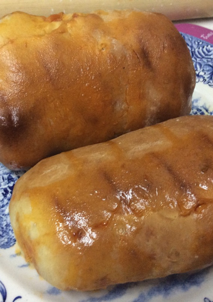 Una foto de Pan de leche preñao con chorizo 🍞🥛