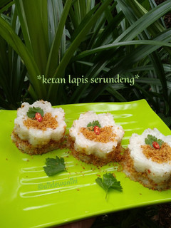 Foto resep *ketan lapis serundeng*