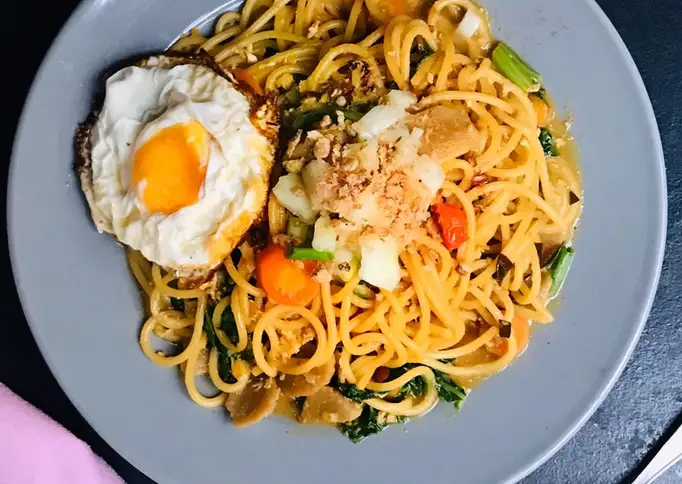 Bagaimana Membuat Mie Tek Tek Spaghetti Goreng Jawa, Menggugah Selera