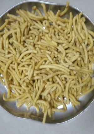 ભાવનગરી ગાંઠીયા રેસીપી મુખ્ય ફોટો