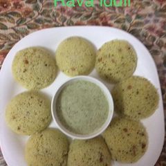 A picture of Rava Spongy Idli.