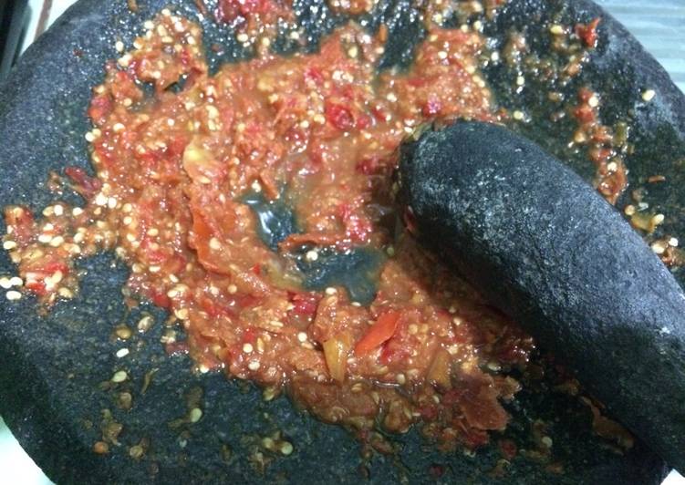 Resep: Sambel terasi tomat yummie 😋🌶 yang Gurih