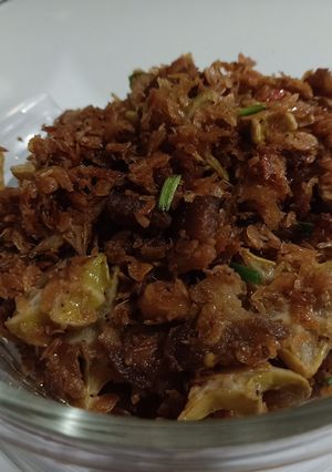 Hình của món Tép rang khế với thịt ba rọi.