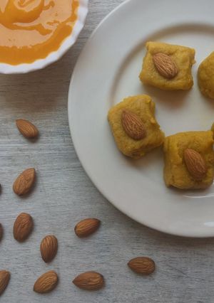 A picture of Mango Barfi.