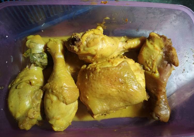 Cara Gampang Membuat Ayam ungkep bumbu kuning, Enak Banget