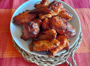 Foto principal de Alitas de pollo al horno con salsa de ketchup y miel