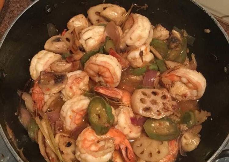 Flash fried prawns and vegetables