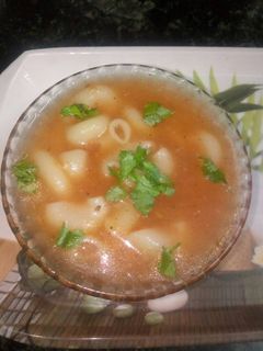 टमाटर मैकरोनी सूप (Tomato macaroni soup recipe in hindi) रेसिपी मुख्य फोटो