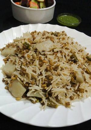 A picture of Methi Khichdi (Healty Recipe).