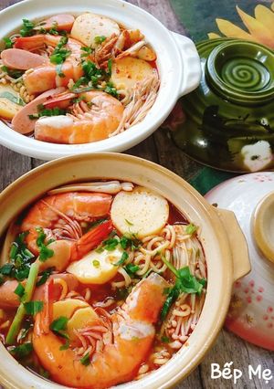 Hình của món Mì cay tôm,nấm,xúc xích và đậu hủ trứng.