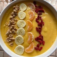 A picture of Papaya Mango Banana Blast Smoothie Bowl 𝓥 (𝙿𝚕𝚊𝚗𝚝 𝙱𝚊𝚜𝚎𝚍 𝙼𝚊𝚖𝚊𝚜🌿).