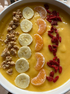A picture of Papaya Mango Banana Blast Smoothie Bowl 𝓥 (𝙿𝚕𝚊𝚗𝚝 𝙱𝚊𝚜𝚎𝚍 𝙼𝚊𝚖𝚊𝚜🌿).