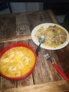 Una foto de Sopa (o soyo según mi señora) con fideos cabellos de ángel, para mi hijo