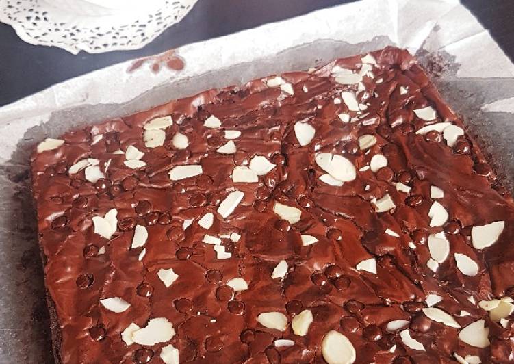 Resep Brownies Shiny &amp; Chewy Anti Gagal
