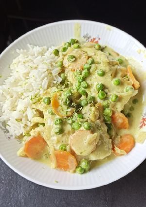 Une photo de Curry de cabillaud petits pois carottes