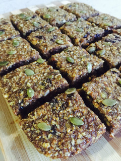 A picture of Pumpkin Pie Dates Granola Bars.