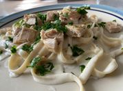 Una foto de fettuccine alfredo
