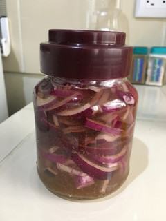 Una foto de Encurtido de Cebolla