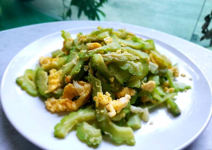 Yuk intip, Bagaimana cara buat Oseng Pare dan Telur (cuma 3 bahan) yang enak