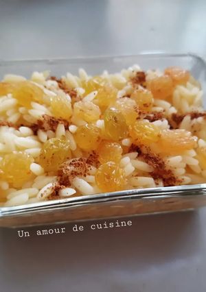 Une photo de Orzo aux raisins secs 🥣