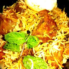A picture of Kolkata style Chicken Dum Biriyani.