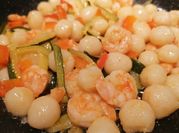 Una foto di cous cous ai frutti di mare