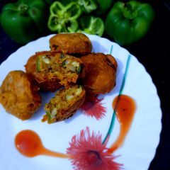 A picture of Stuffed Capsicum (shimla mirch) pakore.