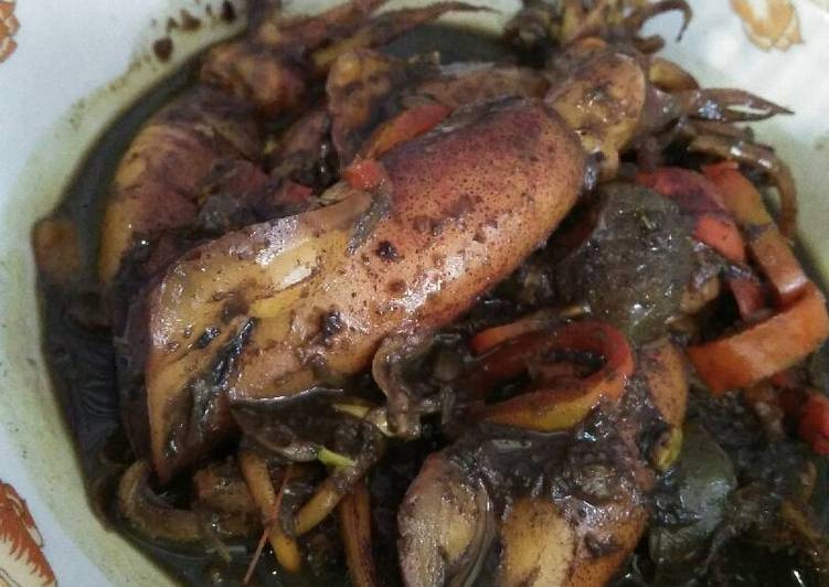 Sotong/cumi hitam kunyit