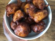 Une photo de beignet banane