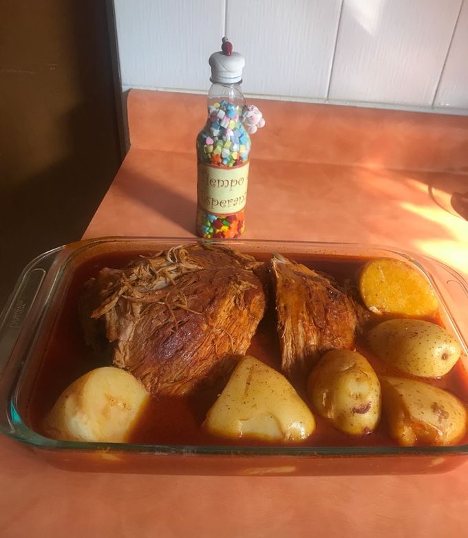 Una foto de Pierna de cerdo en achiote