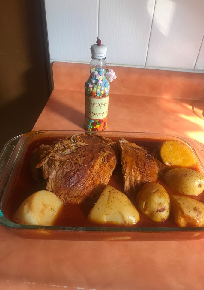 Una foto de Pierna de cerdo en achiote